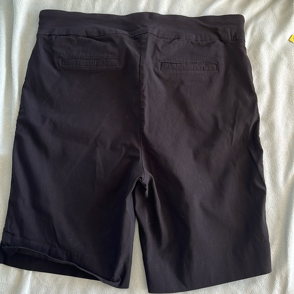 Pull on Bermuda Shorts, Size 14 - Picture 2 of 6